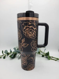 Rosen Thema 40 Oz Becher Schwarz und Kupfer. Lasergravur. Schöne Tasse. L@@k - Bild 1 von 5