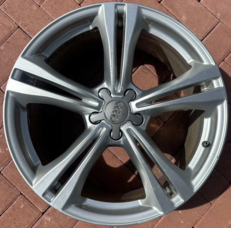 2013-2018 Audi S6 Factory OEM 20" wheel Rim 4G0601025BT - Image 1 of 4