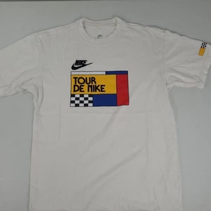 Nike Shirt Mens XS White Tour De Nike Graphic Loose Fit Short Sleeve HF7043-100 - Bild 1 von 9