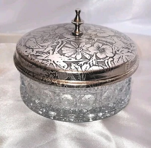 Vtg Embellished Glass Powder Vanity Container Floral Pewter Lid Octagon Dots - Bild 1 von 7