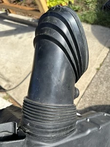 ✅Genuine BMW E90 E92 M3 S65 Engine Air Intake Duct 7838286 - Picture 1 of 6