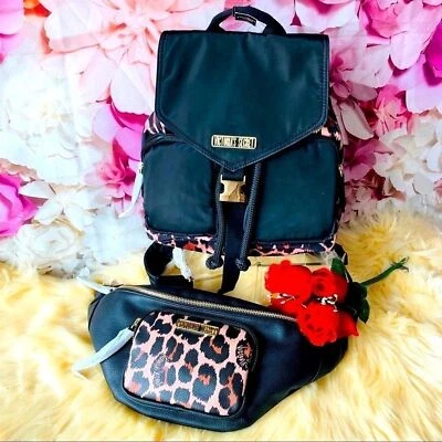 Mochila y bolso de cadera Victoria’s Secret Leopardo Foto 1 de 4