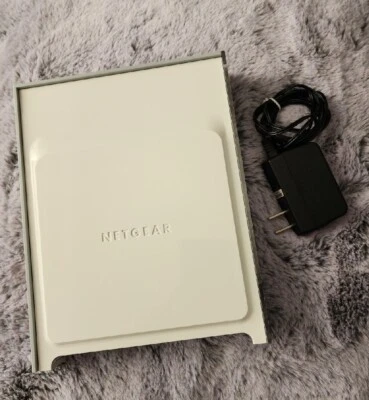 Netgear RangeMax WNR834B 270 Mbps 4-Port 10/100 Wireless N Router. FAST SHIPPING - Image 1 of 3