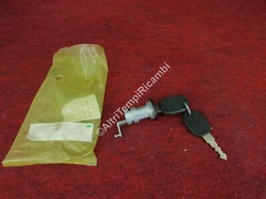 BLOCCHETTO CHIUSURA SX FIAT UNO MK1 DAL 1983 AL 1989 80/279 MIRAGLIO - Imagen 1 de 1