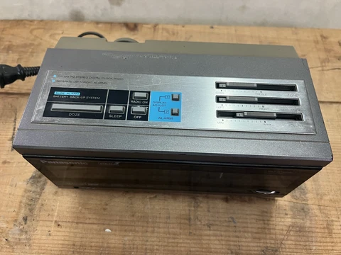 Panasonic Accu-Set ATS Alarm Clock AM/FM RC-X310 Vintage - Clock Works Only Cover