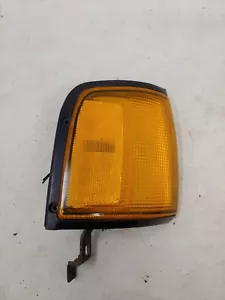 Right OEM Turn Signal Corner Light Fender Mounted 1988-95 ISUZU PUP Amigo - Picture 1 of 4