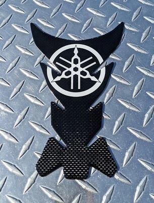 Yamaha REAL Carbon Tank Pad R1 R9 R7 R6 FZ1 FZ8 FZ6 FZ6R MT09 MT07 FZ09 MT10 FJR - Image 1 of 4
