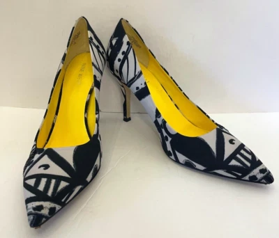 Sapatos femininos Nine West linho tamanho 8M preto tecido estampa lantejoulas detalhes - Imagem 1 de 4