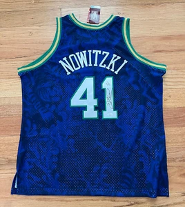 DALLAS MAVERICKS DIRK NOWITZKI SIGNED JERSEY JSA COA AUTHENTIC MITCHELL & NESS - Picture 1 of 3