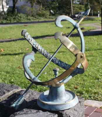 Escultura de bronce pequeño reloj de sol decoración para su jardín - Imagen 1 de 4