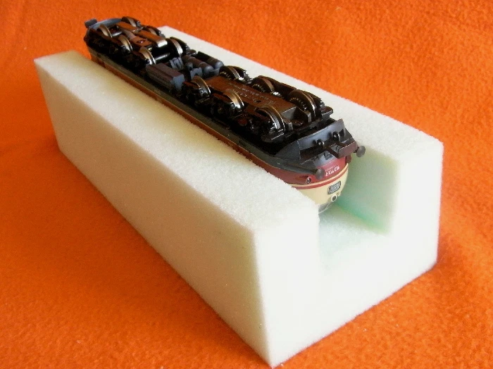 Lokliege, U-Form, Märklin H0, Fleischmann, Liliput, Roco,Schaumstoff, NEU