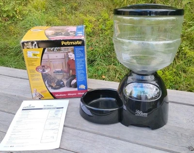 Программируемая АВТОМАТИЧЕСКАЯ кормушка для домашних животных PETMATE Le Bistro вмещает 10 фунтов - Изображение 1 из 4
