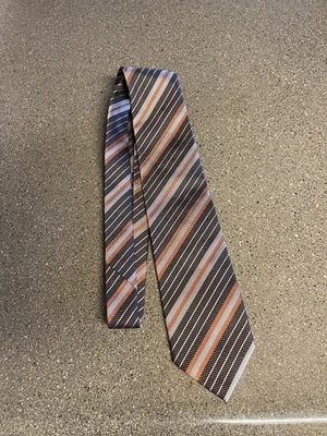 Tom Ford Silk Made In Italy Men’s Neck Tie - Image 1 of 4