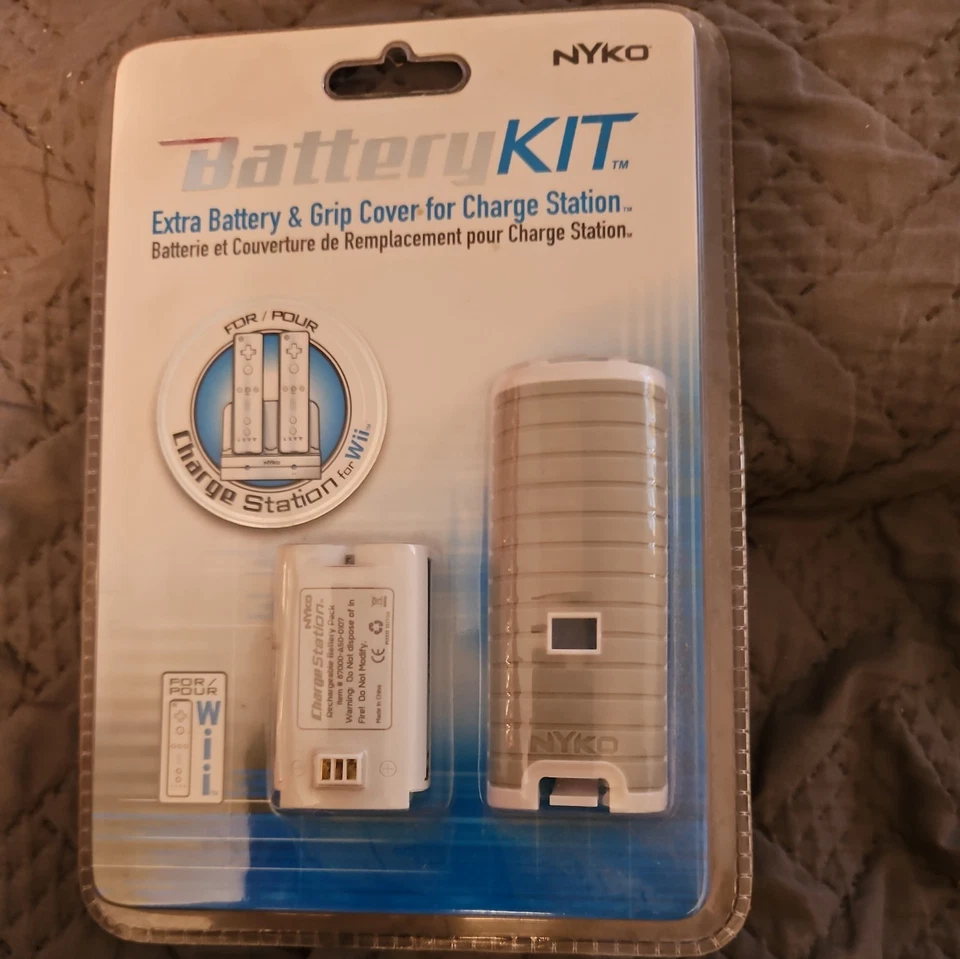 Nyko Wii Battery Kit Extra Battery & Grip Cover Gray Sealed Brand New - Image 1 of 2
