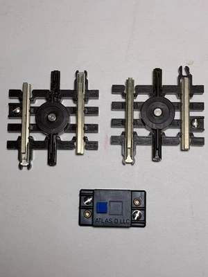 2 ATLAS 6059 UNCOUPLING TRACKS-O GAUGE. - Image 1 of 3