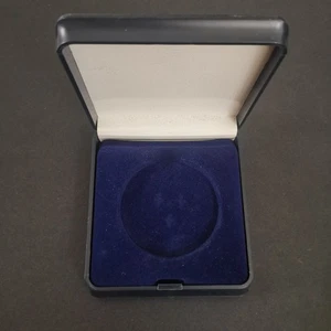 BOITE VIDE PLASTIQUE 85*80*20mm POUR MEDAILLE 50 mm - Picture 1 of 5