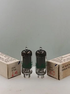 Coppia tubi seri Sylvania JAN 5749 6BA6W NOS nuovi con scatola piastra grigia Halo Getter B144 - Foto 1 di 4