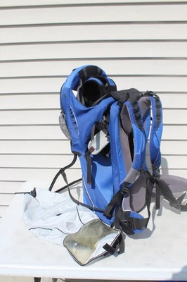 Mochila portabebés Kelty FC3 para niños con capucha para lluvia azul usada en excelente estado Foto 1 de 4