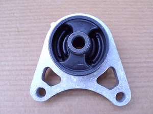 LAND ROVER FREELANDER 1 REAR DIFF MOUNT - NEW MOUNT - KHC500070 - Picture 1 of 1