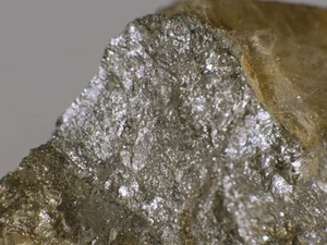 LÖLLINGITE from Czech Republic * RARE MINERAL * 3,8 cm - Picture 1 of 1