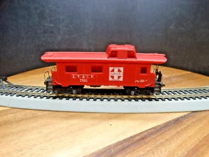 Atlas HO Scale 41' Santa Fe A.T. & S.F. 7240 Weighted Railroad Cupula Caboose - Picture 1 of 7