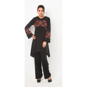 LA KASHA | Women's Tunic Kurti Set – Soft Poly Crepe with Embroidered U-Neck - Picture 1 of 4