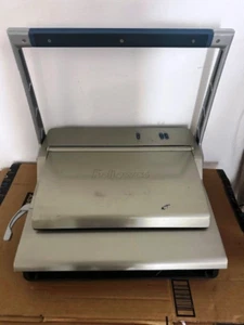 Fellowes Galaxy 500 Manual Comb Binder - Picture 1 of 3