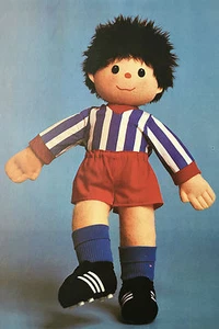 SCHNITTMUSTER Jean Greenhowe Fußball Maskottchen Puppe großes Spielzeug 53 cm groß Jungen RAR - Bild 1 von 7