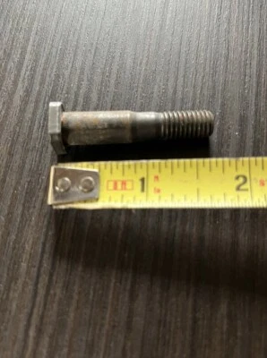 Husqvarna Bar Stud, 501-54-86-01, 65, 77, 285, 298, 480, 2100, 2101, OEM, NOS Foto 1 de 3