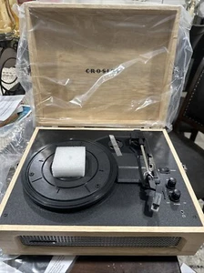Crosley Voyager 3-Speed Portable Turntable Record Player Built-in Bluetooth Re - Picture 1 of 8