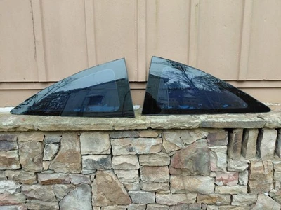 2003 honda accord coupe door vent quarter right window - Image 1 of 3