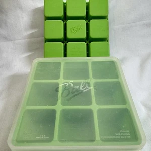 2 Ball Food Storage Containers With 1 Lid 9 Divided Compartments Green Silicone - Picture 1 of 6
