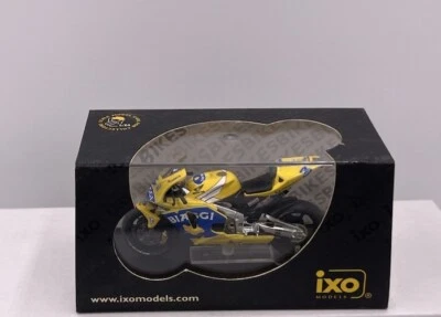 1:24 HONDA RC2IIV #3 M. BIAGGI MOTOGP 2003 RAB057 IXO MODELS - Image 1 of 4
