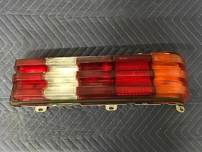 Lanterna traseira lateral direita original 78 79 80 Mercedes Benz 280 240 300 D - Imagem 1 de 4