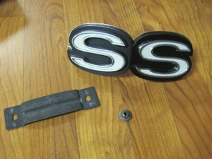 NOS 1972 72 Chevelle SS Grille Emblem 6264838 Never Installed - Picture 1 of 7