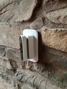 ¡Color BLANCO! Combo de montaje en ángulo de placa de pared de 30 grados para cámara Nest Hello - Imagen 1 de 12