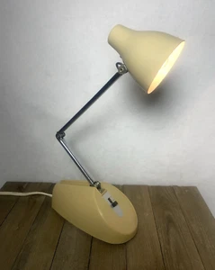 VINTAGE MCM H-18 Hamilton Industrials Desk Lamp Light Tan Articulating Arm WORKS - Picture 1 of 17