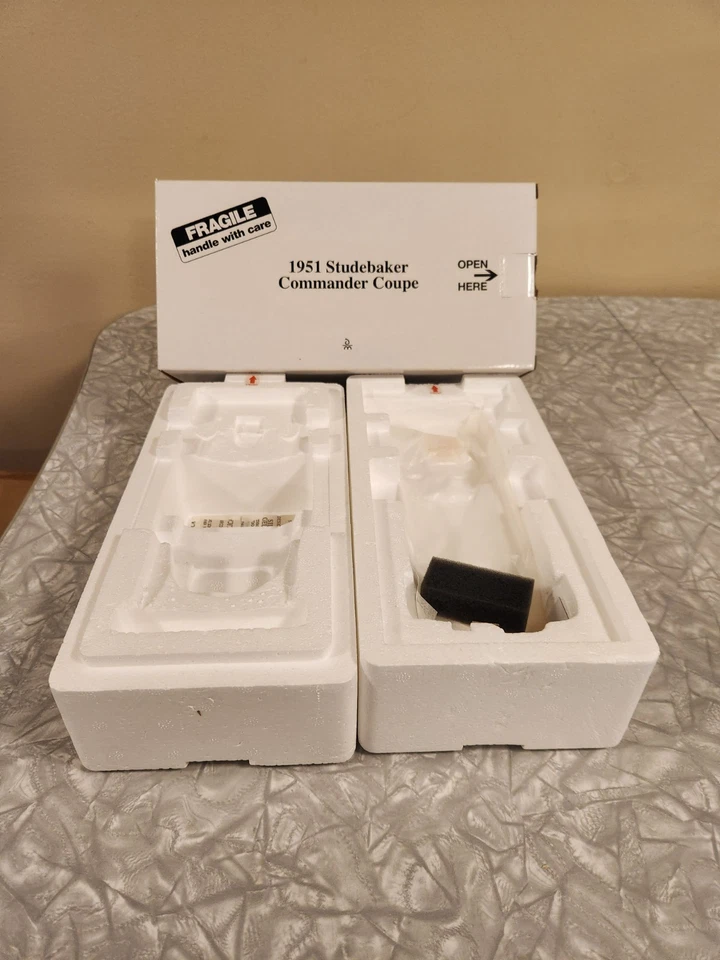 Danbury Mint 1951 Studebaker Commander Coupe Burgundy 1:24 BOX ONLY - Image 1 of 4