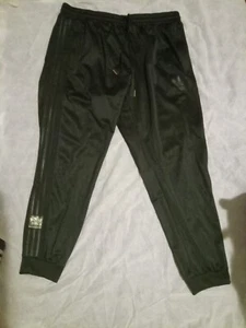 XXL Adidas Originals Herren CHILE 20 TRAININGSHOSE SCHWARZ/SCHWARZ Selten LAST1 - Bild 1 von 8