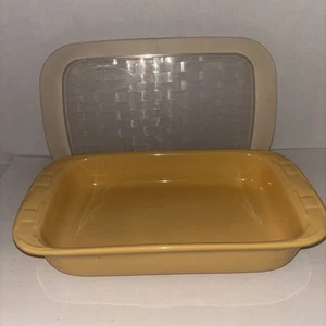 Longaberger Woven Traditions Yellow Casserole Baking Dish With Plastic Lid - Picture 1 of 8