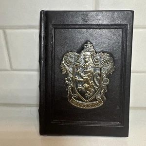 Universal Wizarding World of Harry Potter Gryffindor Crest Leather Journal - Picture 1 of 6
