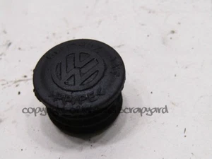 Skoda Octavia Mk1 1U 96-04 1.9 front brake caliper slider bolts hole cover trim - Picture 1 of 3