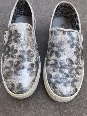 Scarpa Donna GURU 38 Argento Con Scatola Modello Chiuso - Immagine 1 di 4