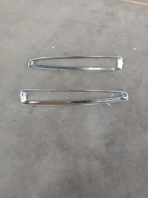 1994 1995 1996 1997 1998 1999 LH/RH CADILLAC DEVILLE  REAR BRAKE LIGHT BEZELS  - Image 1 of 4