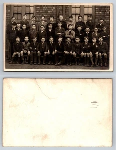 Anonyme Gruppe von Kindern Jungen Menschen - PC Größe Foto - Bild 1 von 1