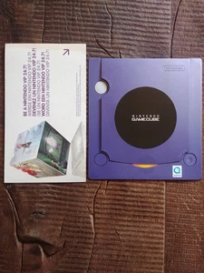 Folleto publicitario Nintendo GameCube en forma de consola con soporte de 8 cm interior embalaje original - Imagen 1 de 2