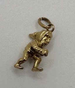 18k Gold Gnome Charm Vintage Pendant Elf Cute - Picture 1 of 7