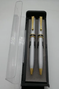 Vintage Unbranded  Pen / Pencil Set in Plastic  Case Ballpoint Ink Cartridge - Picture 1 of 3