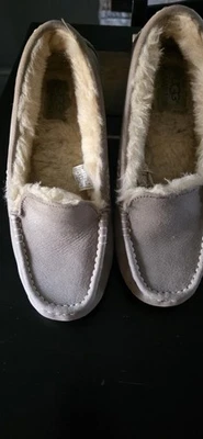 Zapatillas para mujer, gamuza UGG con suela de goma/talla 8 suavemente amadas Foto 1 de 4
