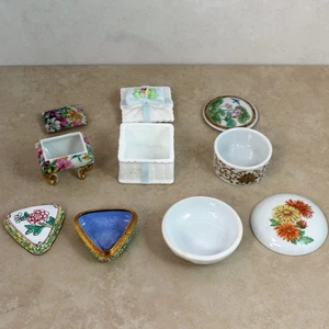 Lot of 5 Porcelain Trinket Pill Boxes -Flower Theme -As Is - Imagen 1 de 3